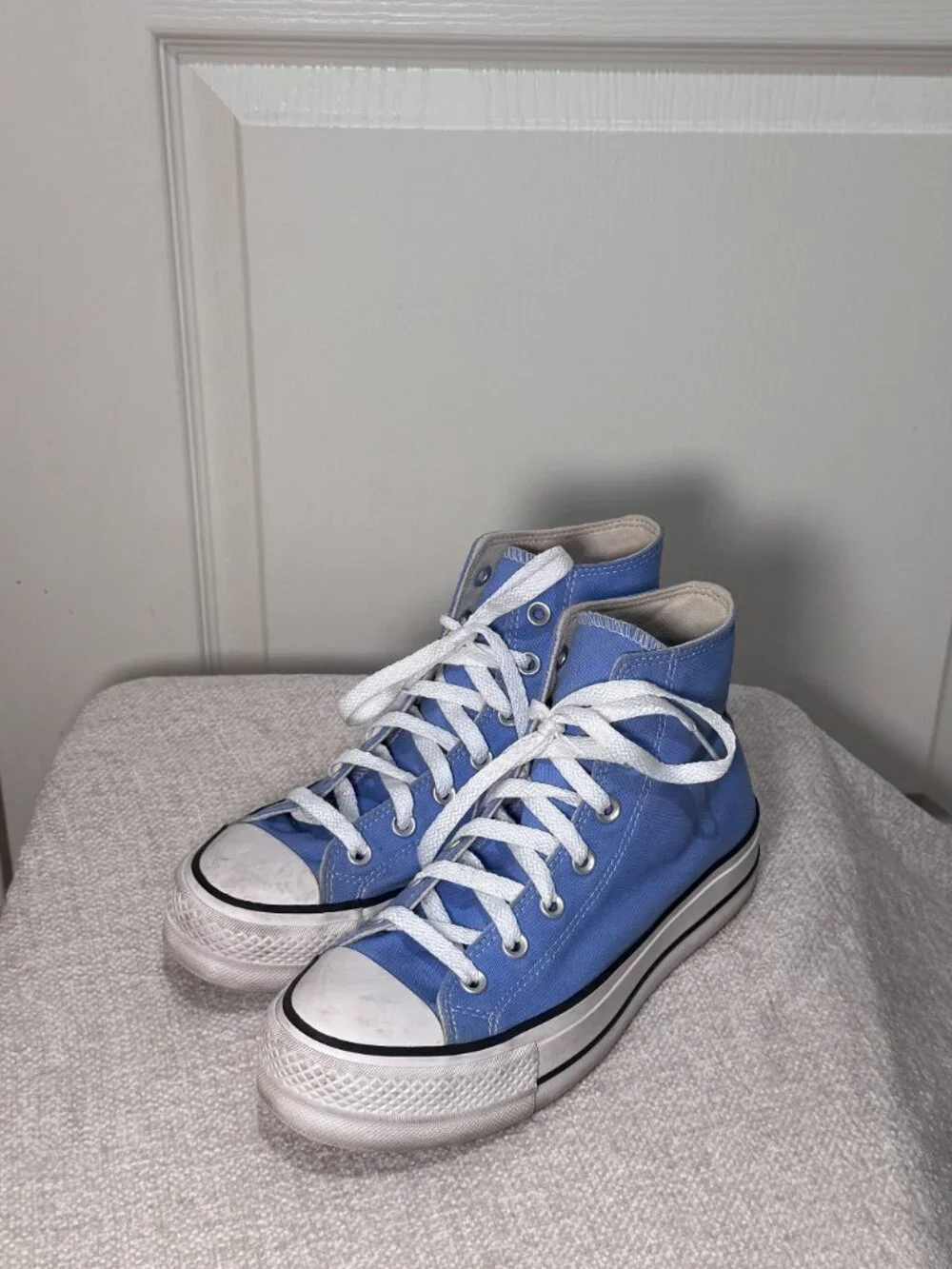 Converse Chuck Taylor All Star Platform High Tops in Sky Blue (Women's Size 8.5)